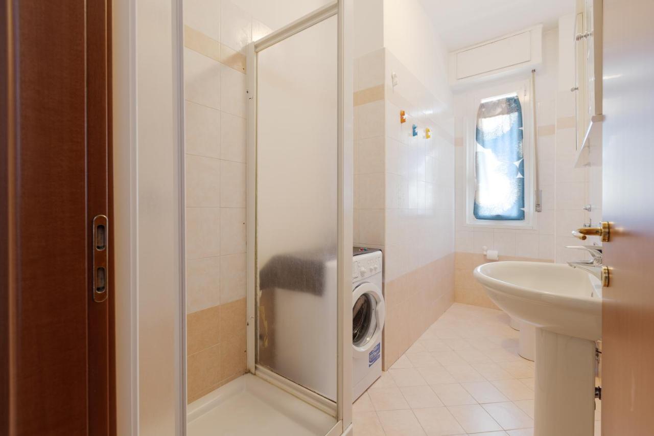 Apartment With Balcony - 50 M Far From M1 Pasteur Milano Eksteriør bilde