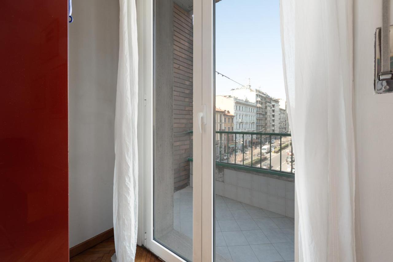 Apartment With Balcony - 50 M Far From M1 Pasteur Milano Eksteriør bilde
